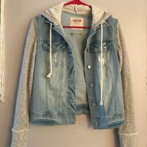 Jean jacket with fabric sleeves